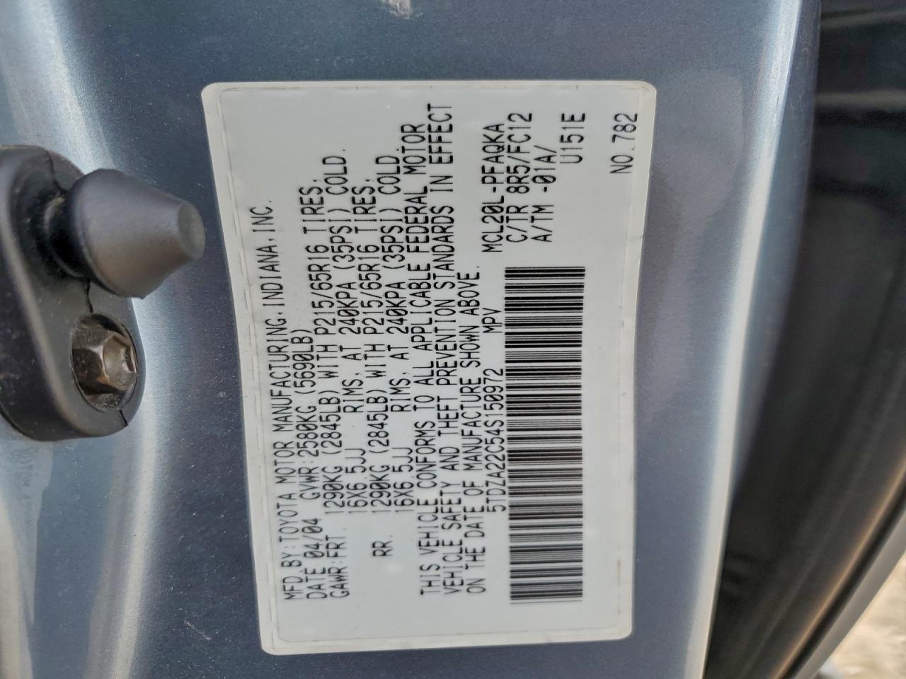 2004 TOYOTA SIENNA XLE photo 13