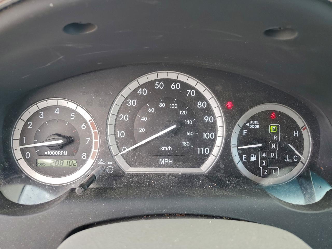 2004 TOYOTA SIENNA XLE photo 9