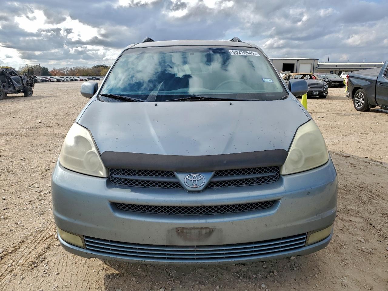 2004 TOYOTA SIENNA XLE photo 5