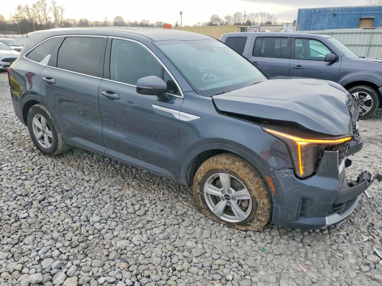 2024 KIA SORENTO LX photo 4