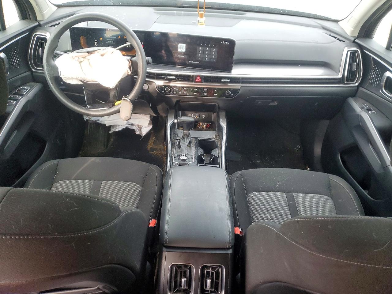 2024 KIA SORENTO LX photo 8