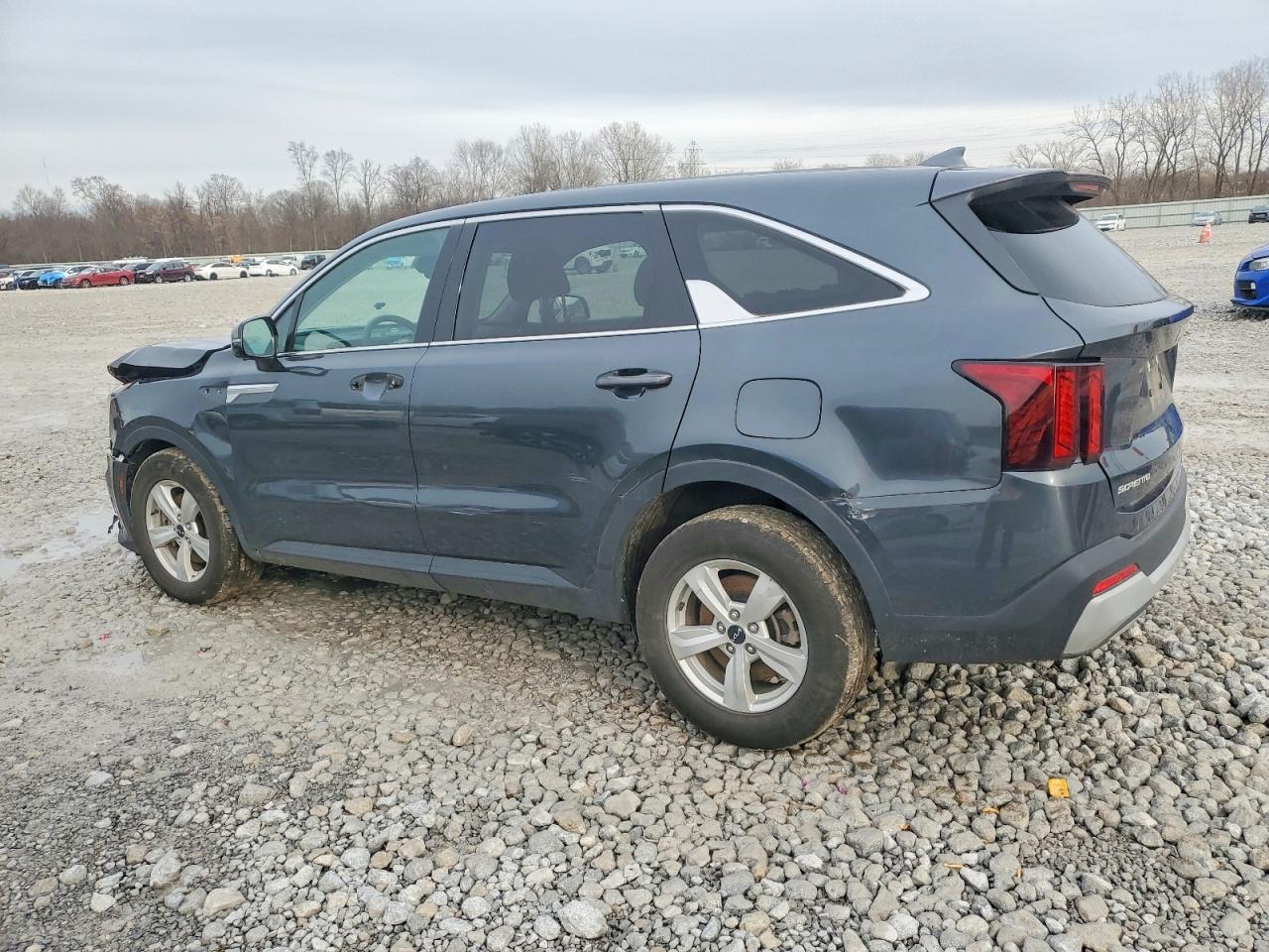 2024 KIA SORENTO LX photo 2