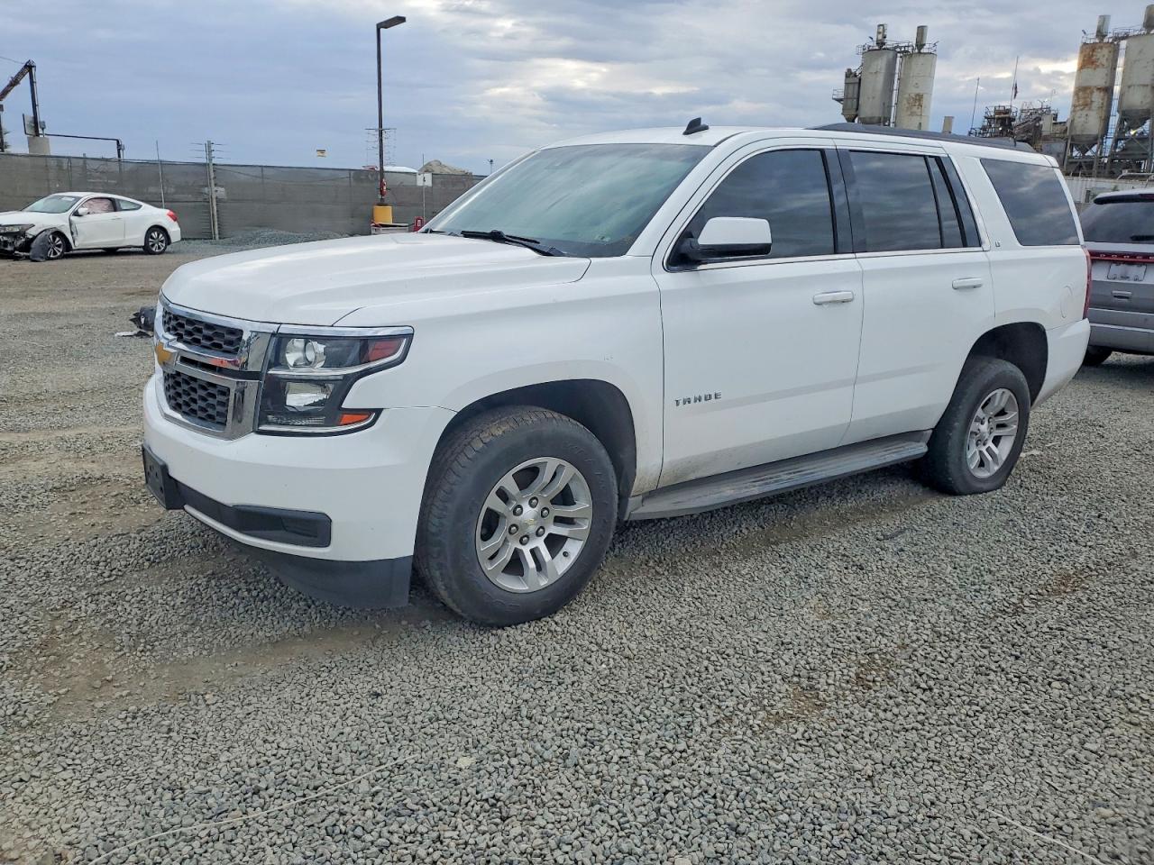 2015 CHEVROLET TAHOE C1500 LT photo 2