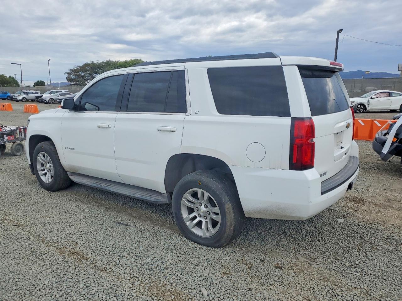 2015 CHEVROLET TAHOE C1500 LT photo 3
