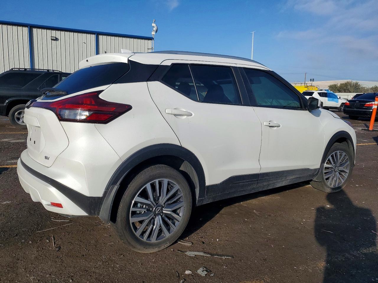 2023 NISSAN KICKS SV photo 3