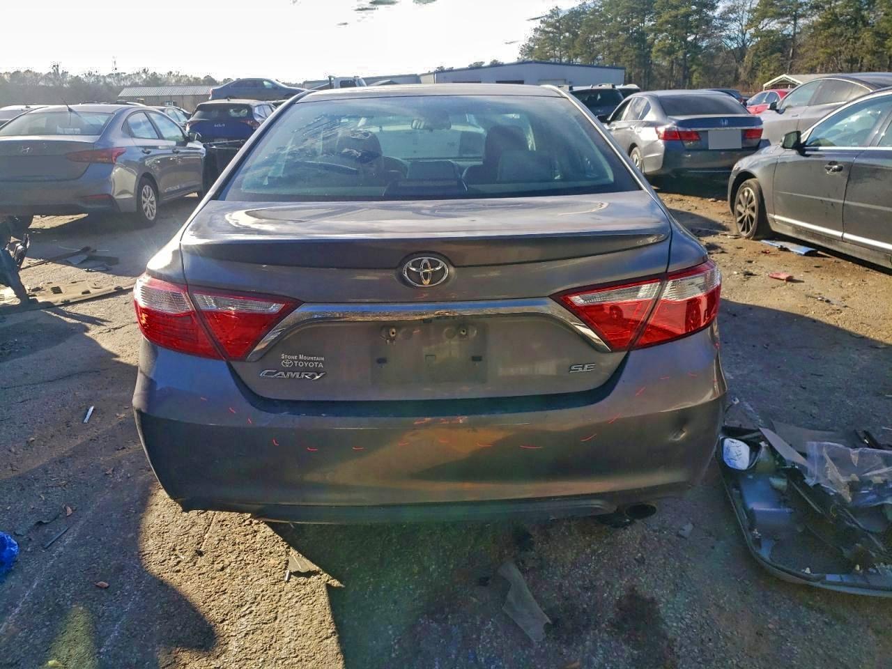 2017 TOYOTA CAMRY LE photo 6