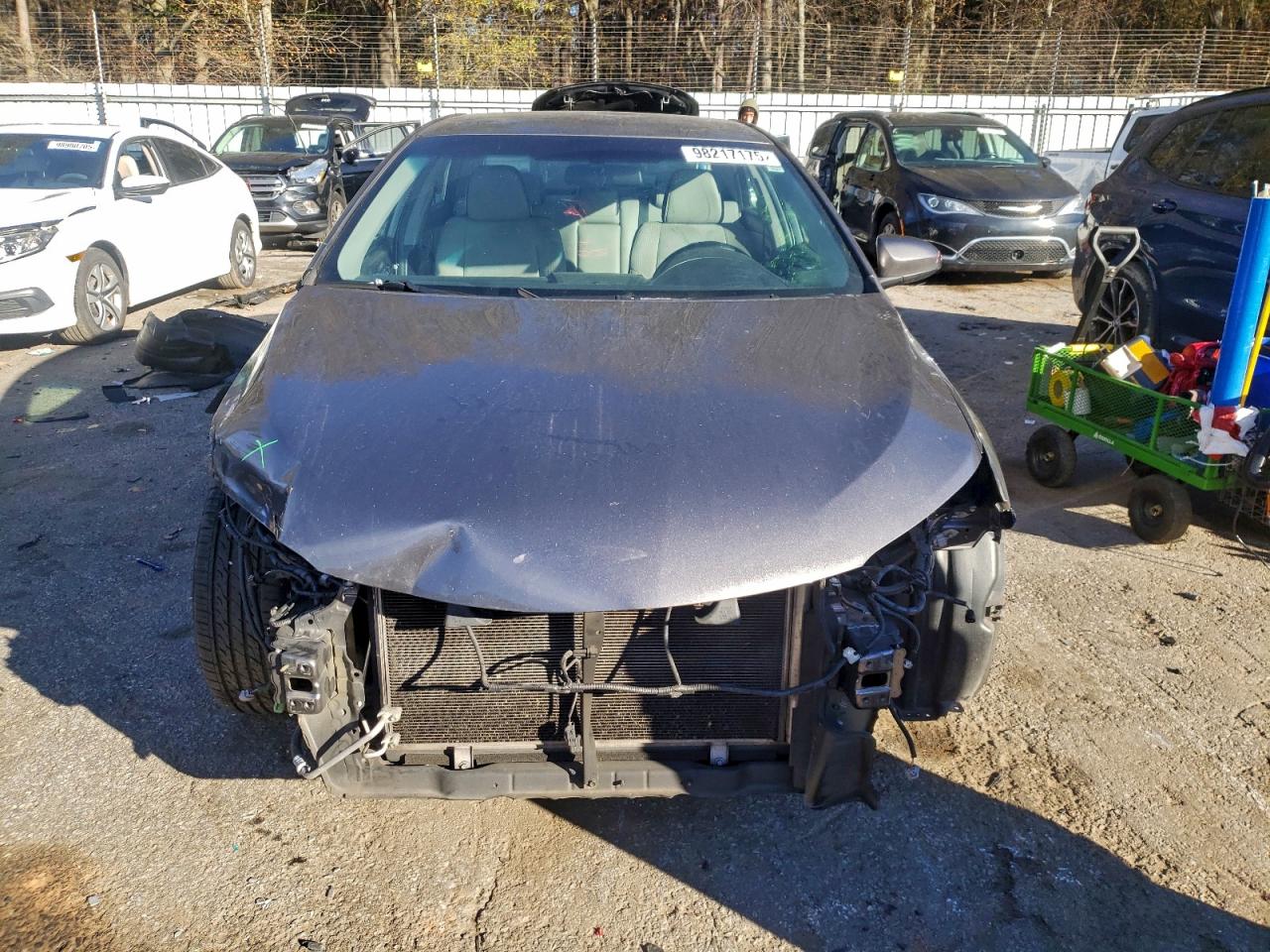 2017 TOYOTA CAMRY LE photo 5