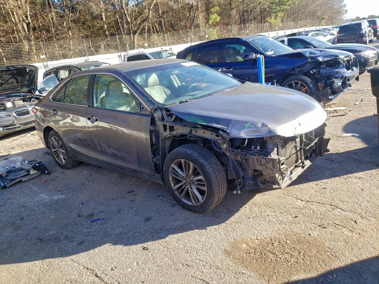 2017 TOYOTA CAMRY LE photo 4