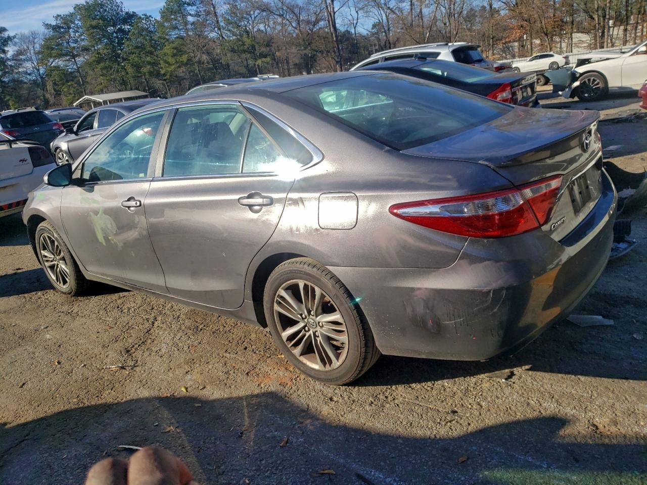 2017 TOYOTA CAMRY LE photo 2
