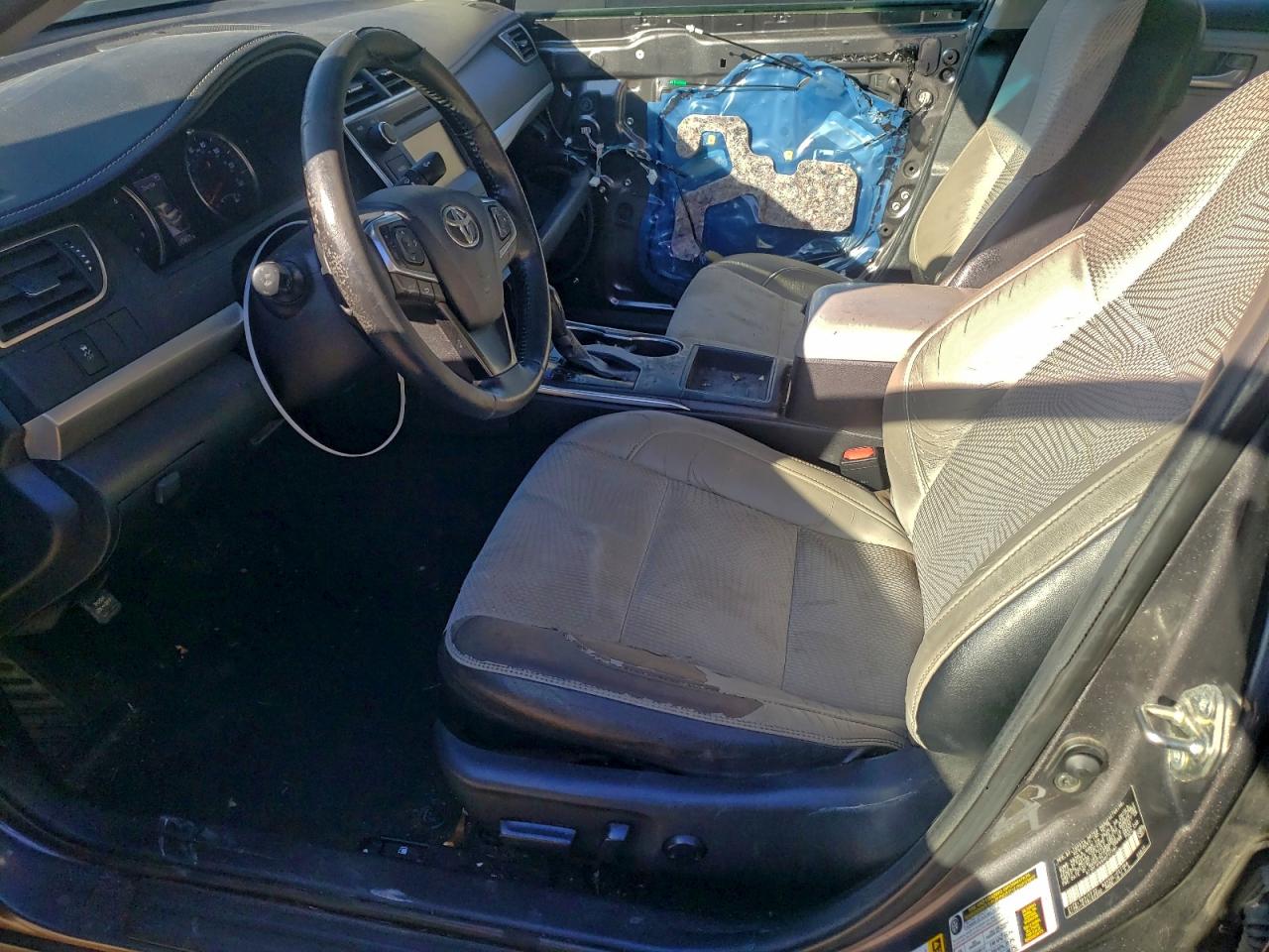 2017 TOYOTA CAMRY LE photo 7