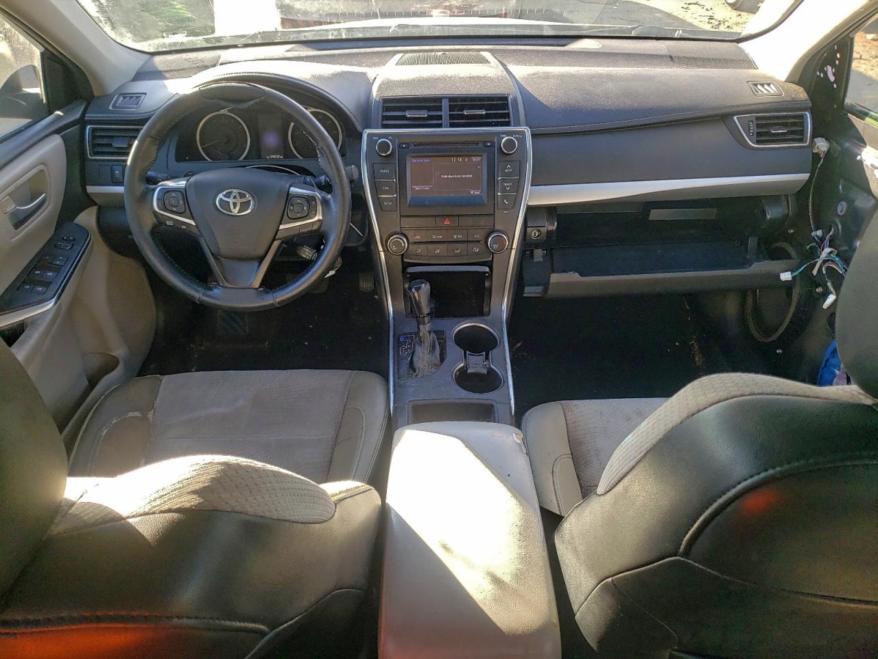 2017 TOYOTA CAMRY LE photo 8