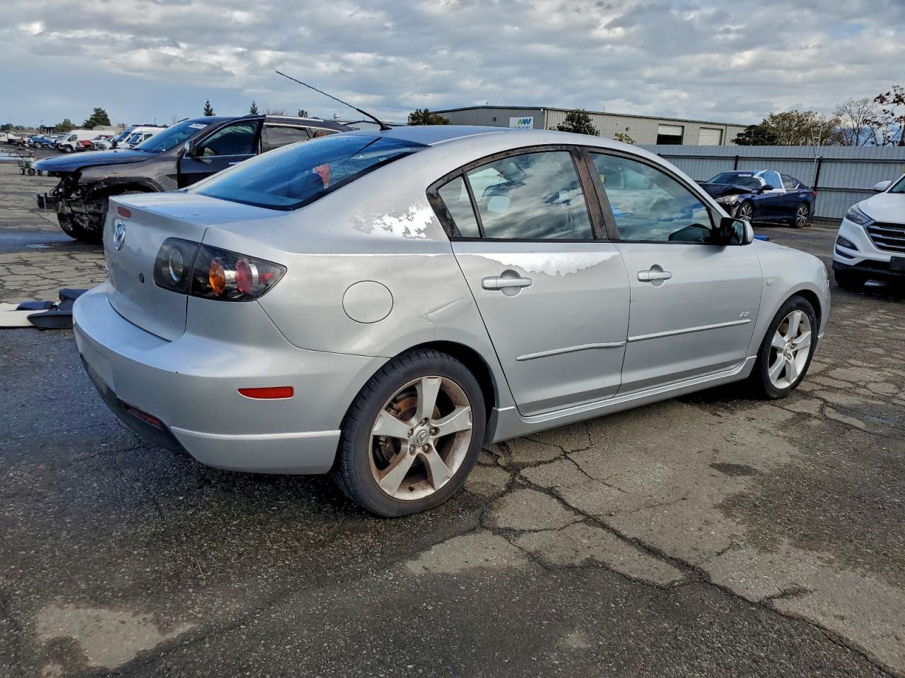 2005 MAZDA 3 S photo 3