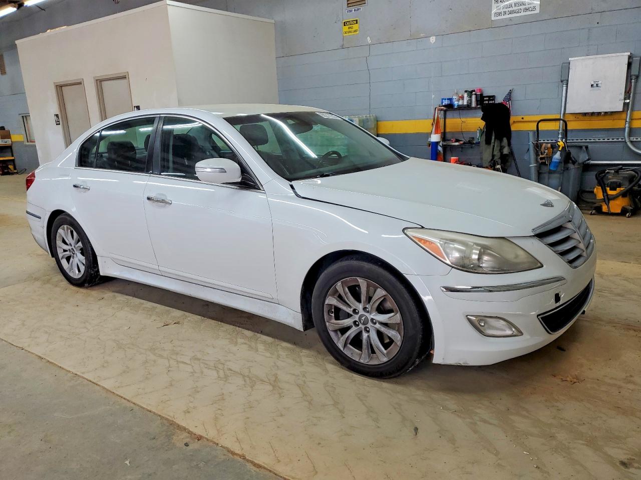 2012 HYUNDAI GENESIS 3.8L V6 photo 4