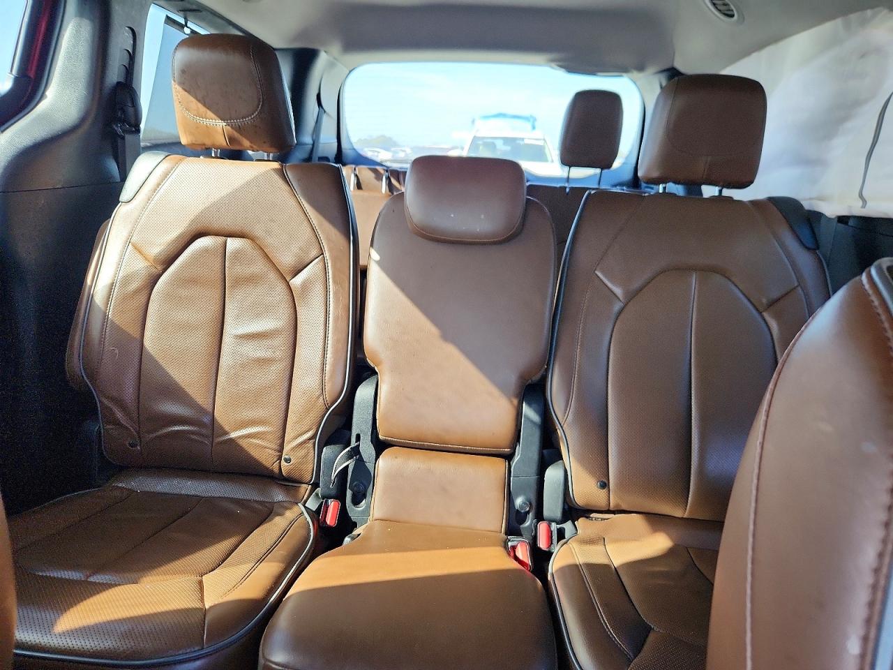 2019 CHRYSLER PACIFICA LIMITED photo 10