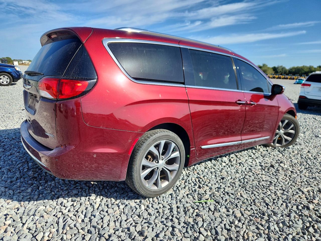 2019 CHRYSLER PACIFICA LIMITED photo 3