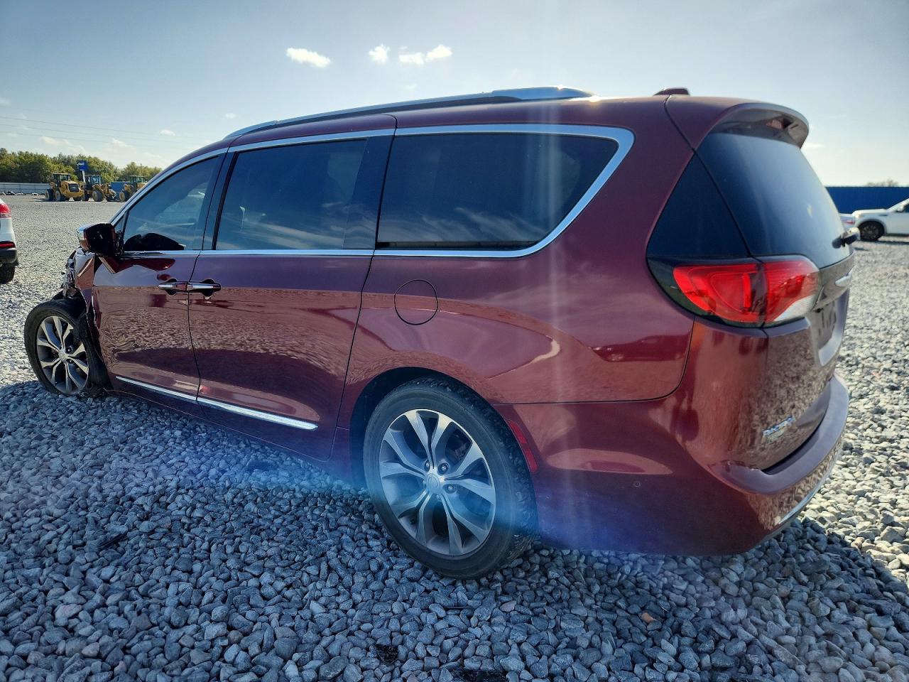 2019 CHRYSLER PACIFICA LIMITED photo 2