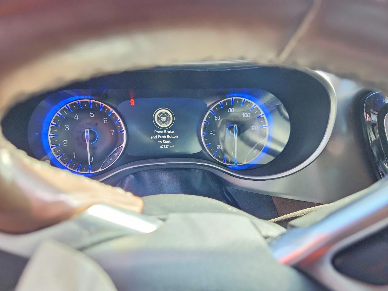 2019 CHRYSLER PACIFICA LIMITED photo 9
