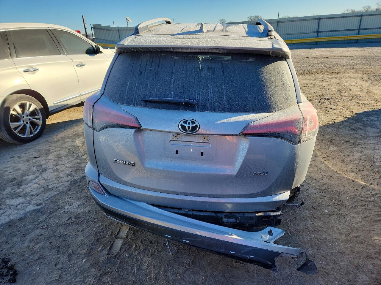 2018 TOYOTA RAV4 ADVENTURE photo 11