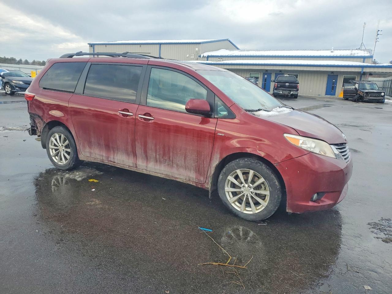 2016 TOYOTA SIENNA XLE photo 4