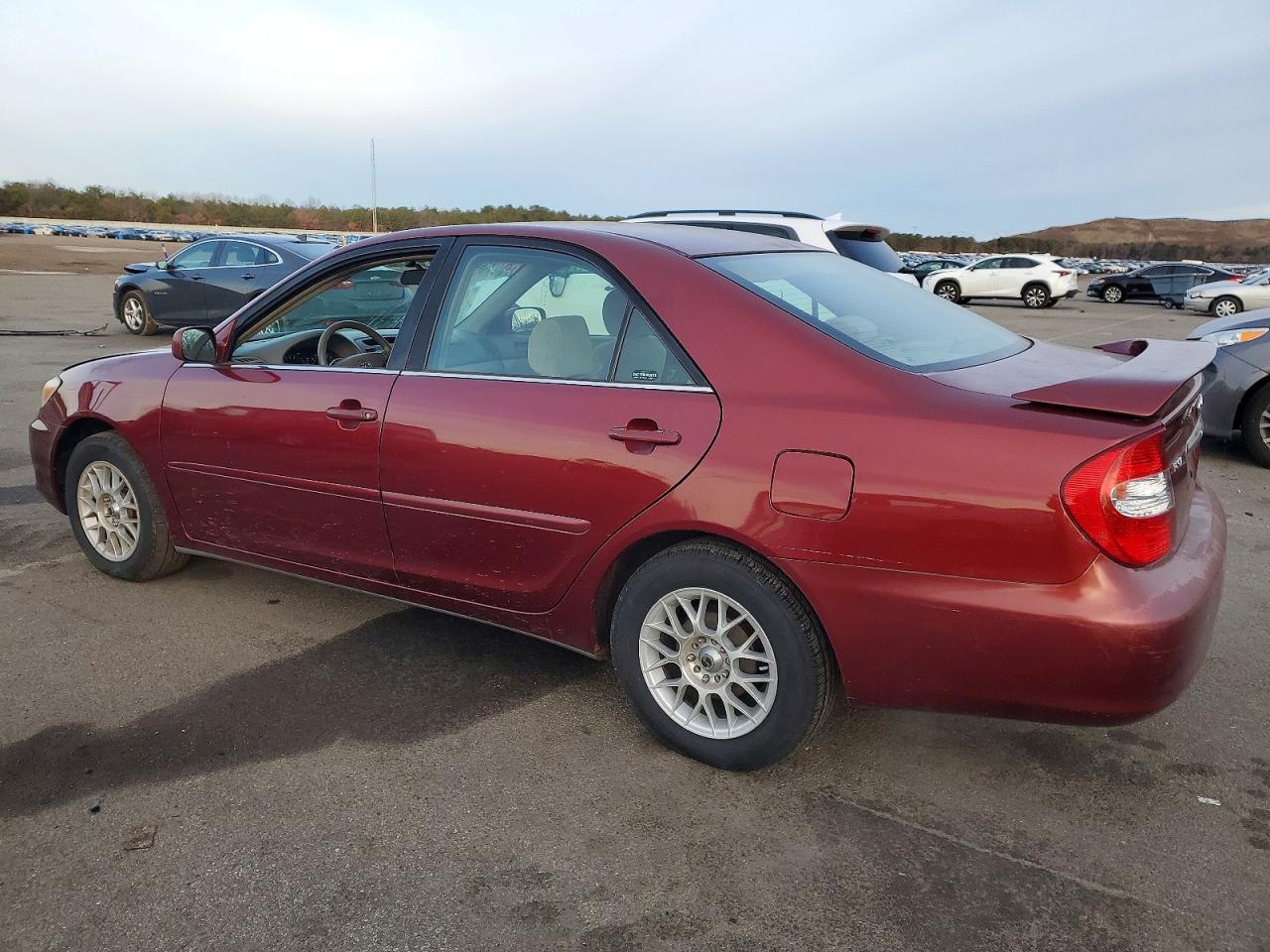 2003 TOYOTA CAMRY LE photo 2