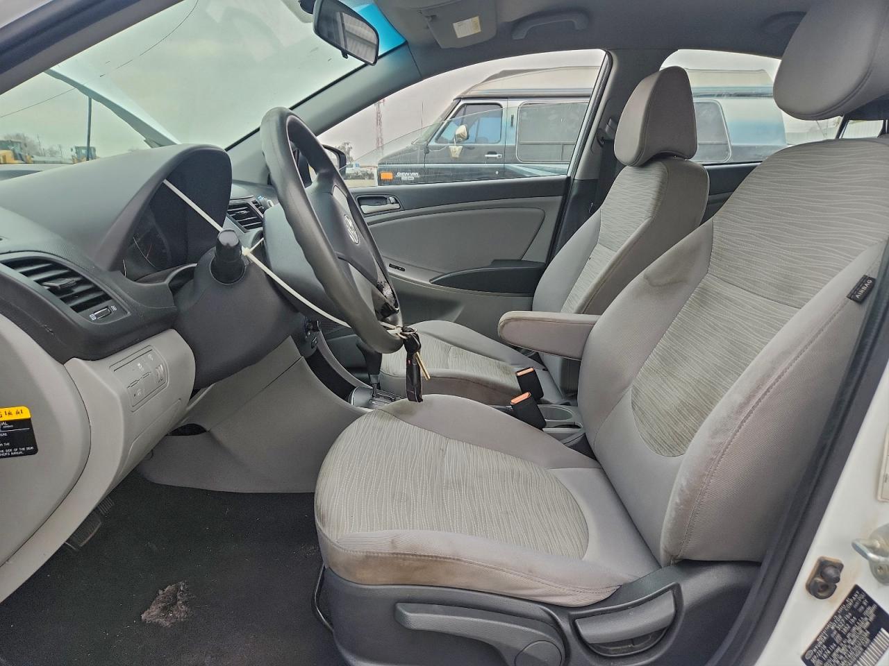 2017 HYUNDAI ACCENT SE photo 7