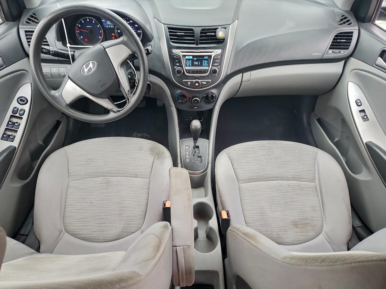2017 HYUNDAI ACCENT SE photo 8