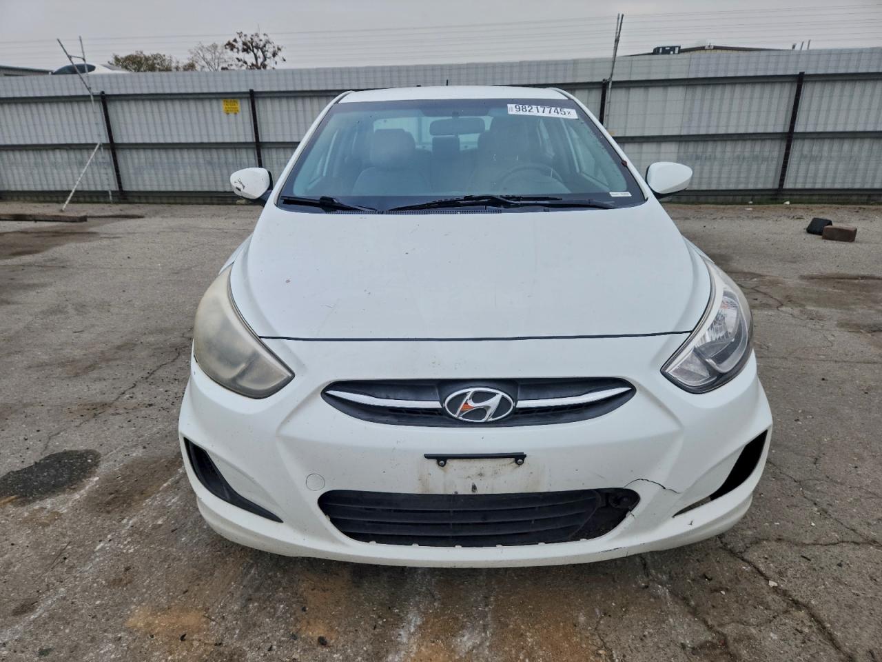 2017 HYUNDAI ACCENT SE photo 5