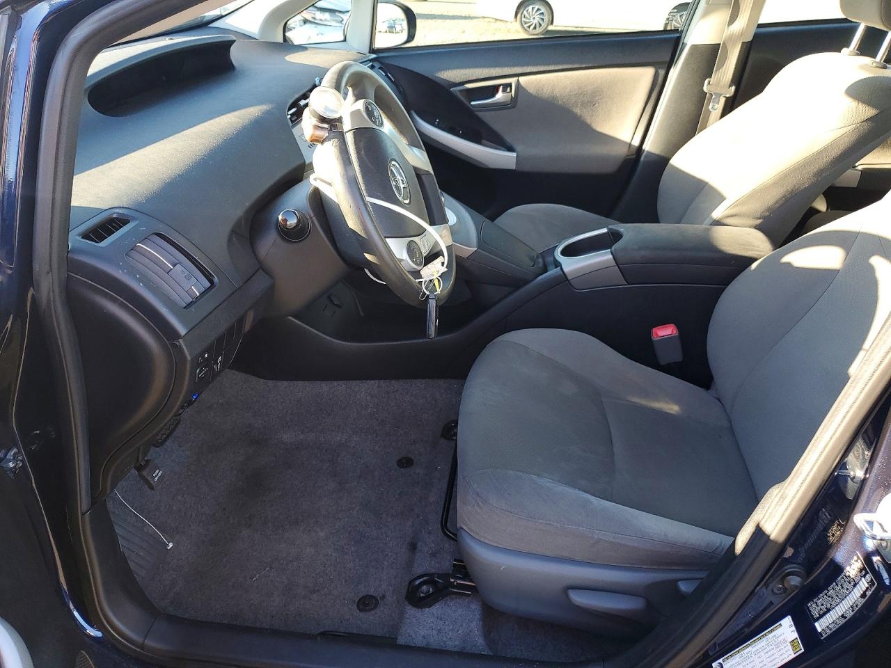 2013 TOYOTA PRIUS photo 7