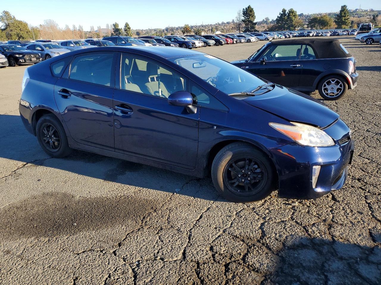 2013 TOYOTA PRIUS photo 4