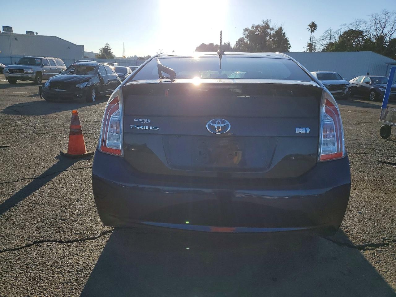2013 TOYOTA PRIUS photo 6