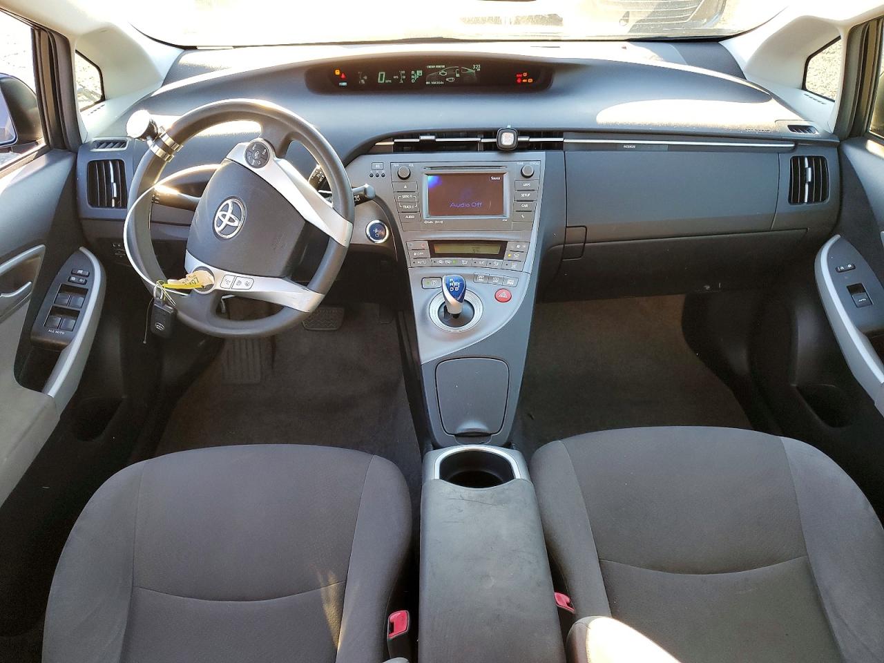 2013 TOYOTA PRIUS photo 8