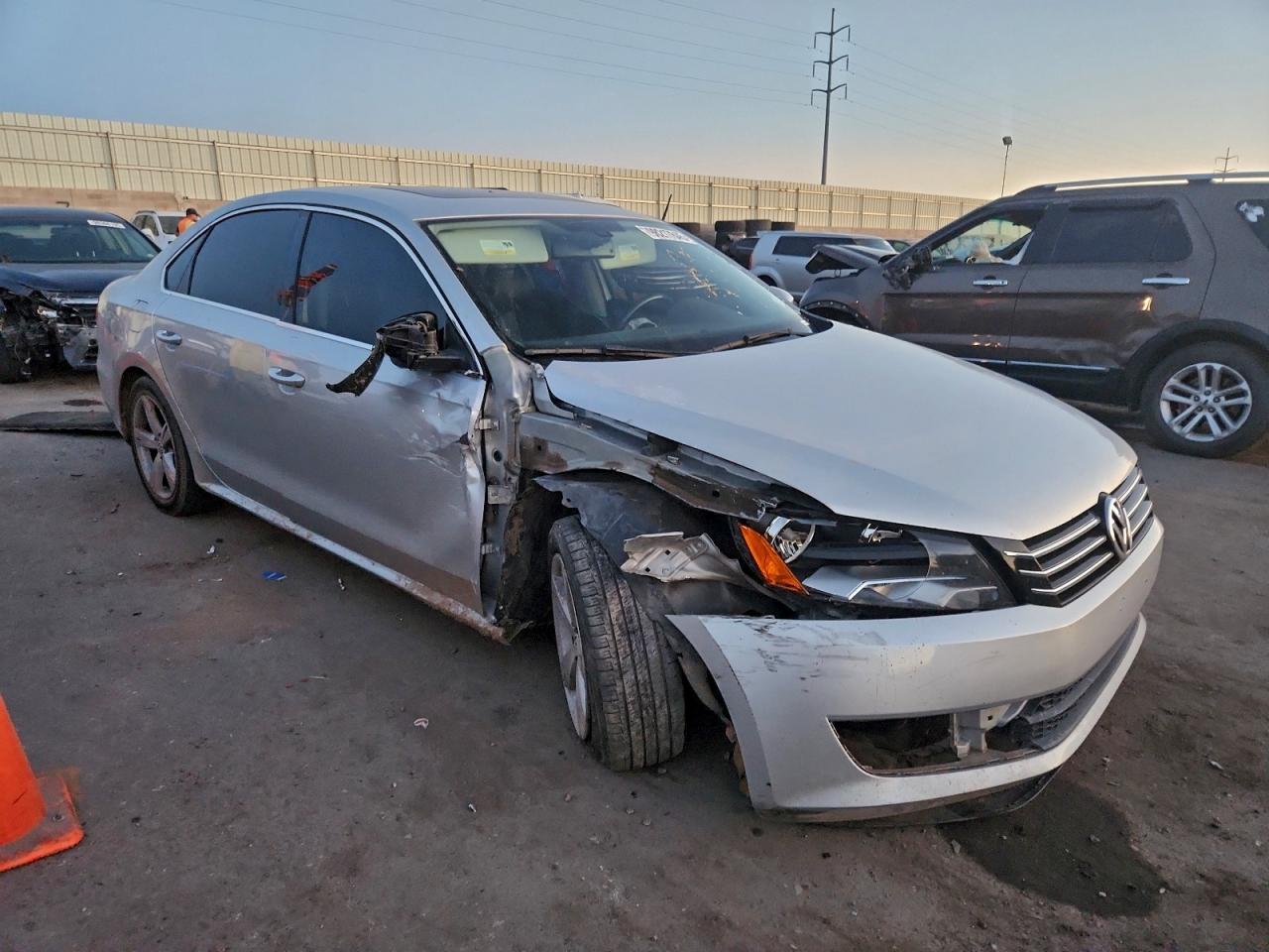 2012 VOLKSWAGEN PASSAT SE photo 7