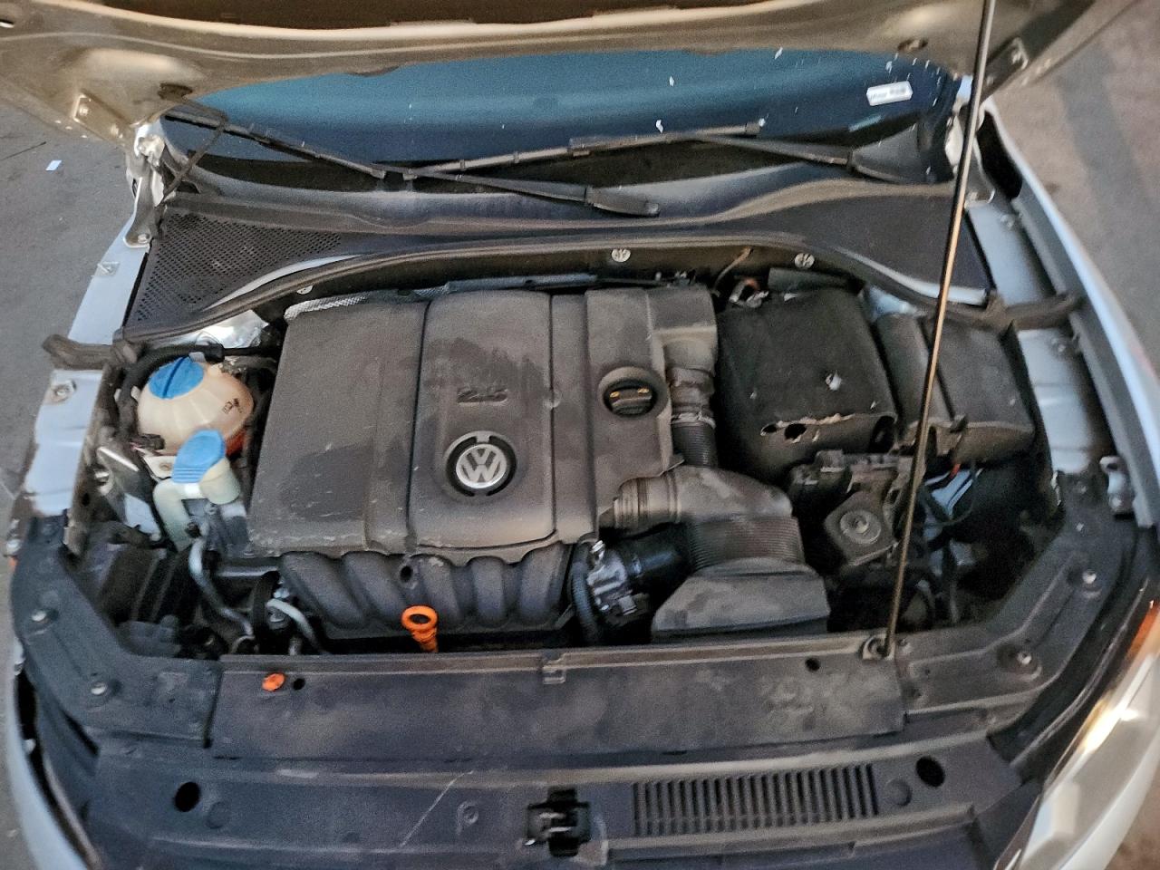 2012 VOLKSWAGEN PASSAT SE photo 21