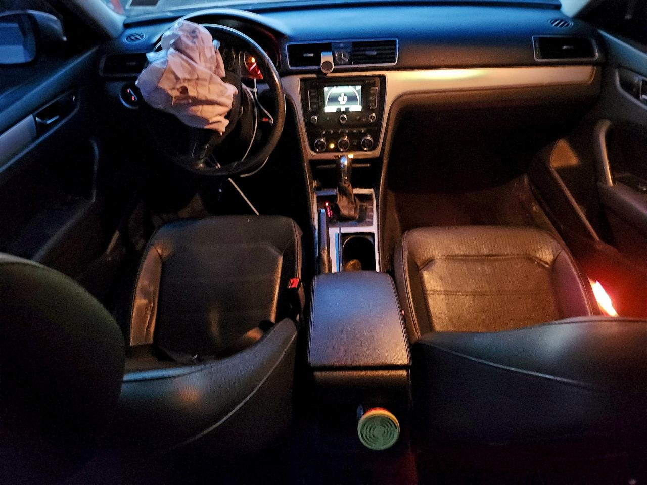 2012 VOLKSWAGEN PASSAT SE photo 15