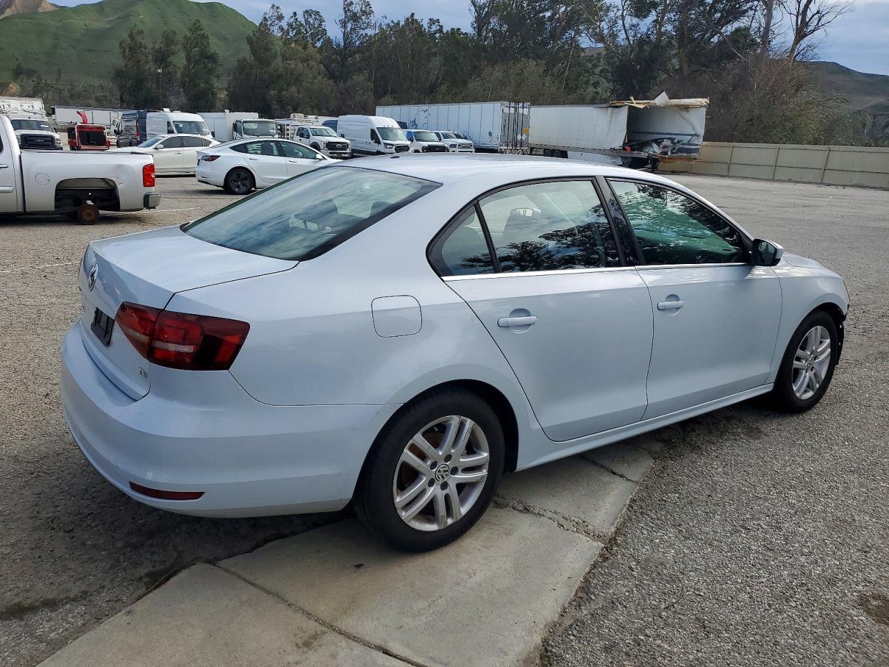 2017 VOLKSWAGEN JETTA S photo 3