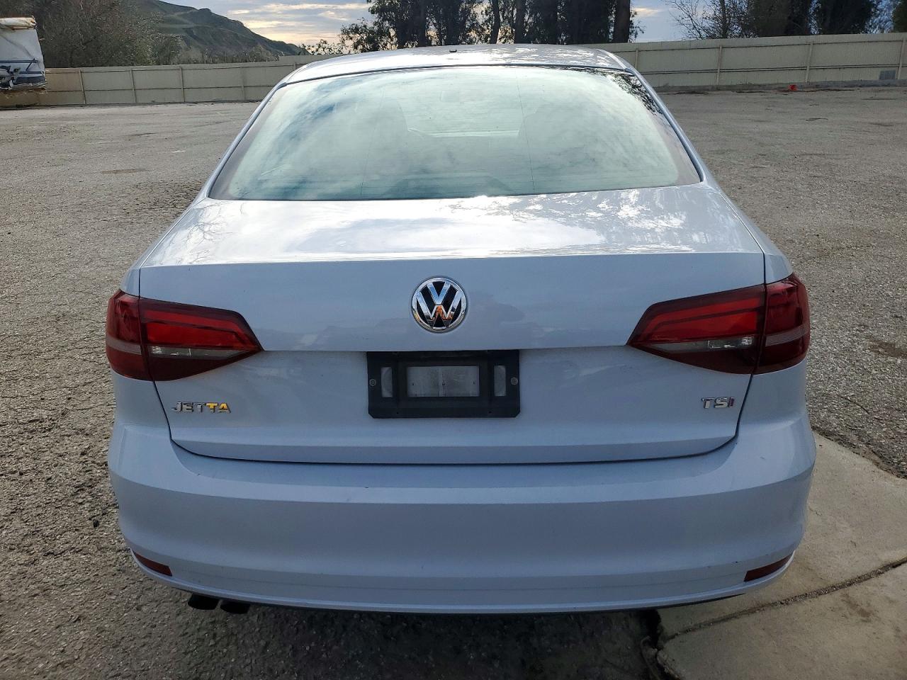 2017 VOLKSWAGEN JETTA S photo 6