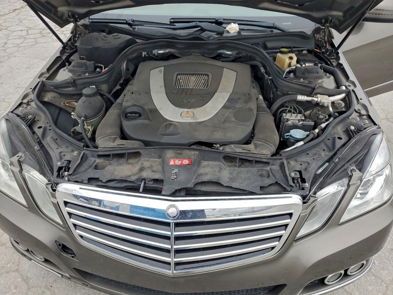 2010 MERCEDES-BENZ E 550 4MATIC photo 21