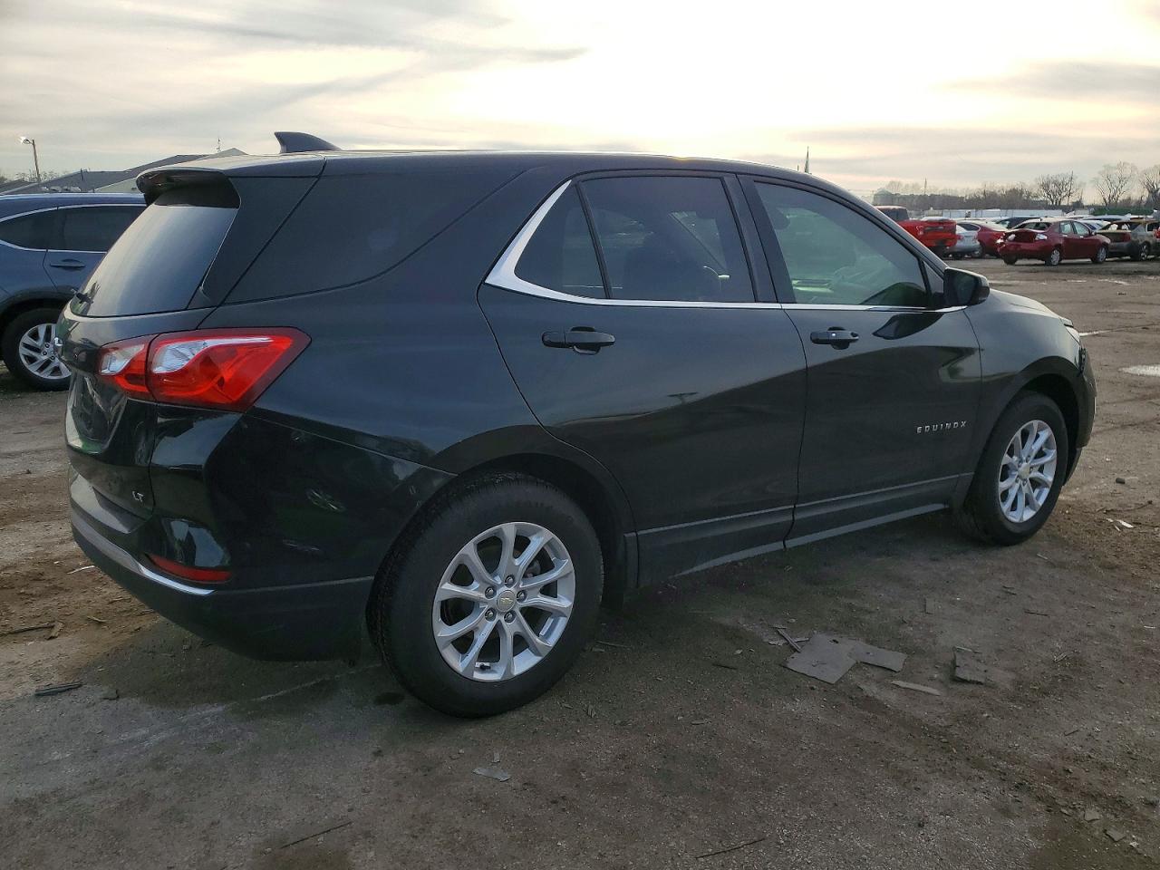 2020 CHEVROLET EQUINOX LT photo 3