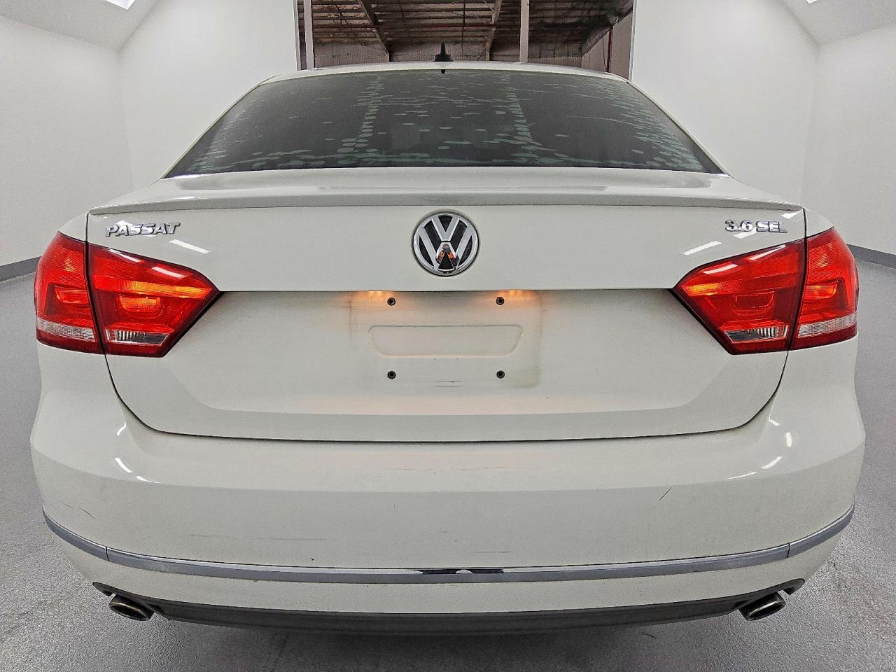 2012 VOLKSWAGEN PASSAT SEL photo 6