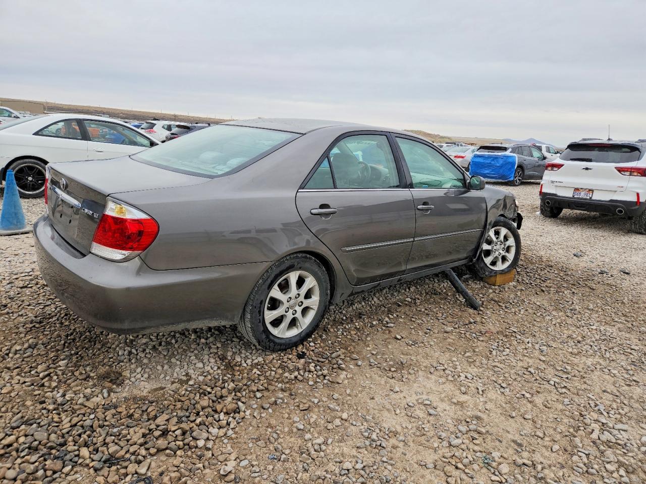 2005 TOYOTA CAMRY LE photo 3