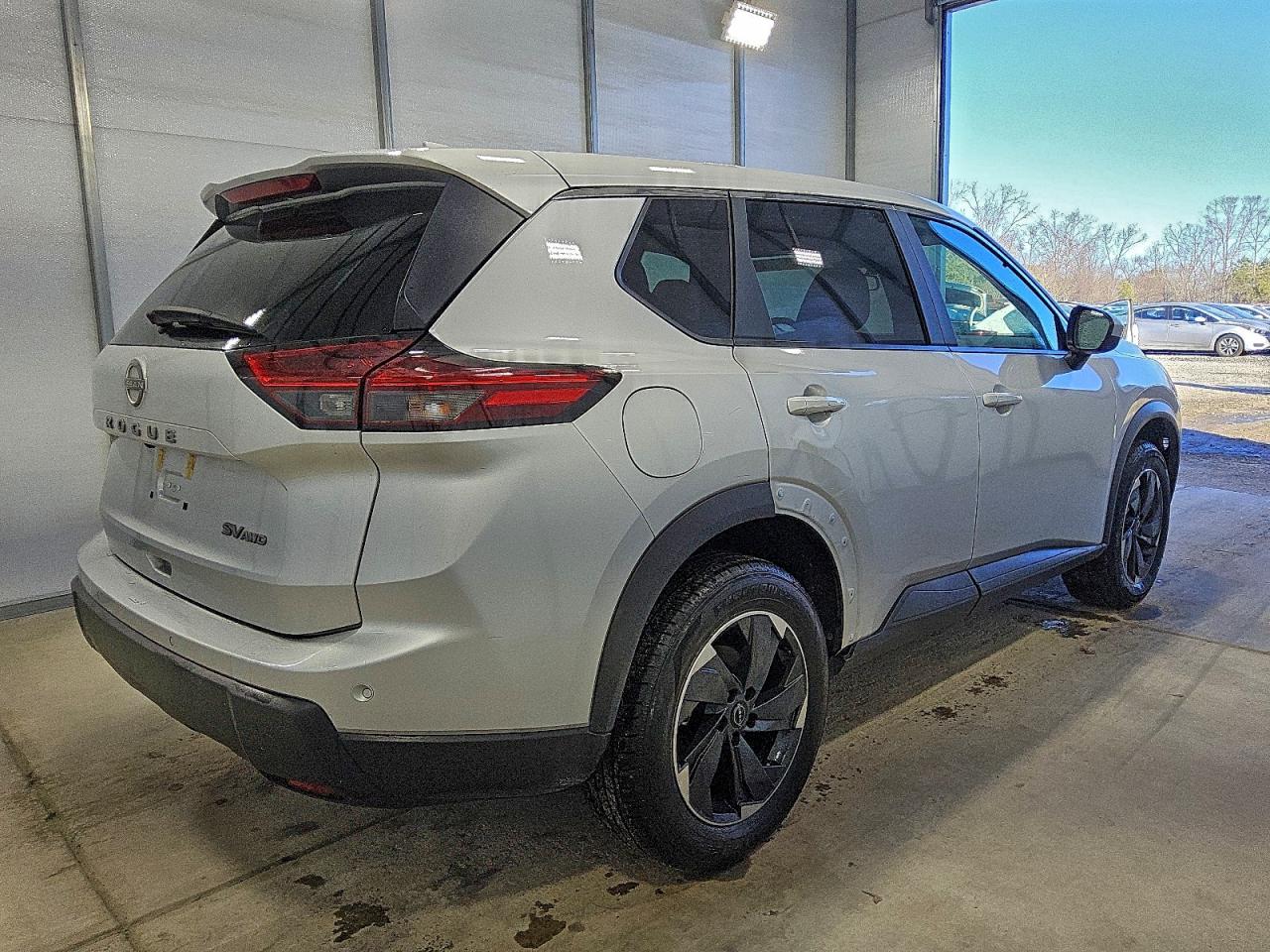 2024 NISSAN ROGUE SV photo 3