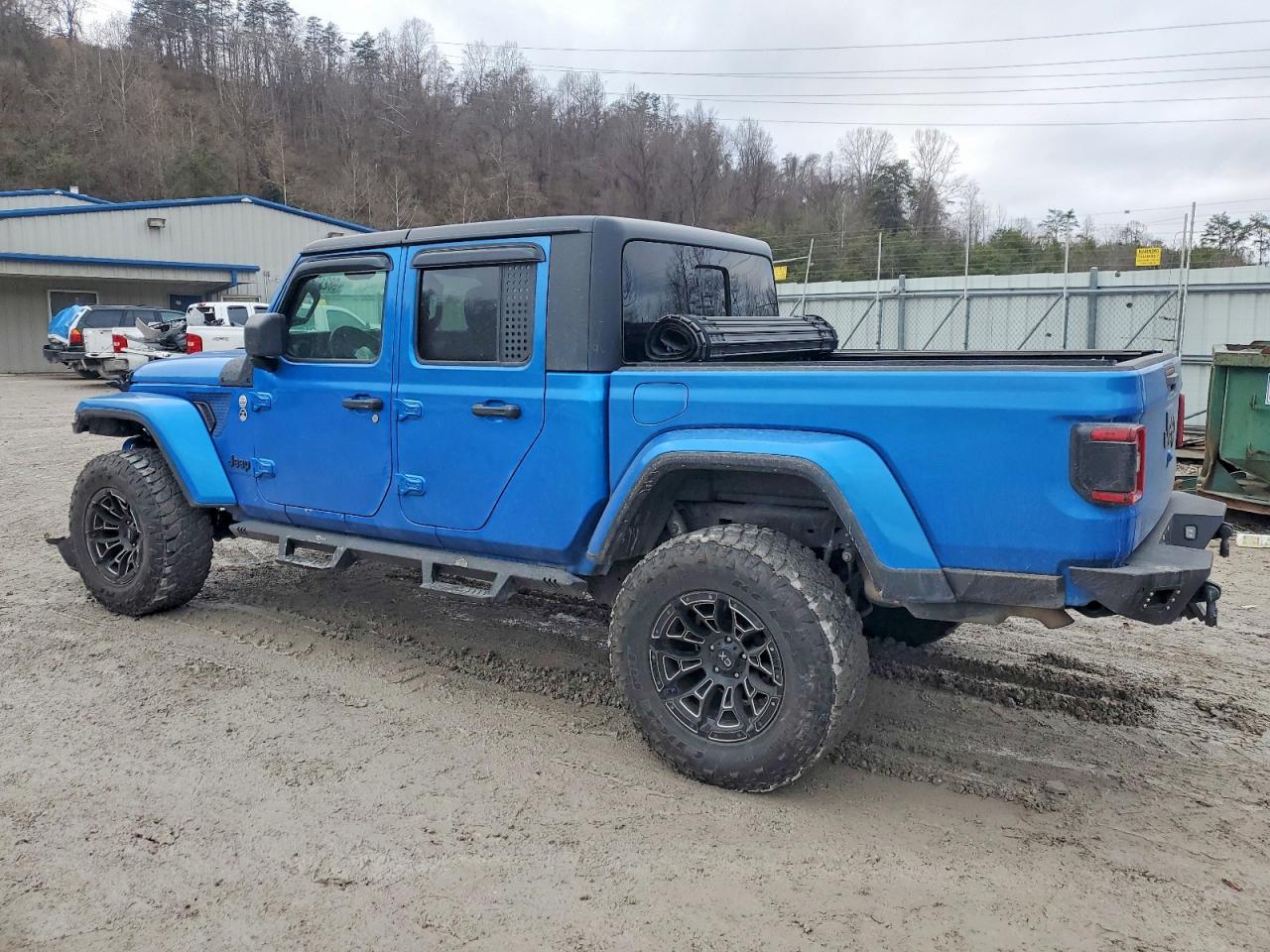 2021 JEEP GLADIATOR SPORT photo 2