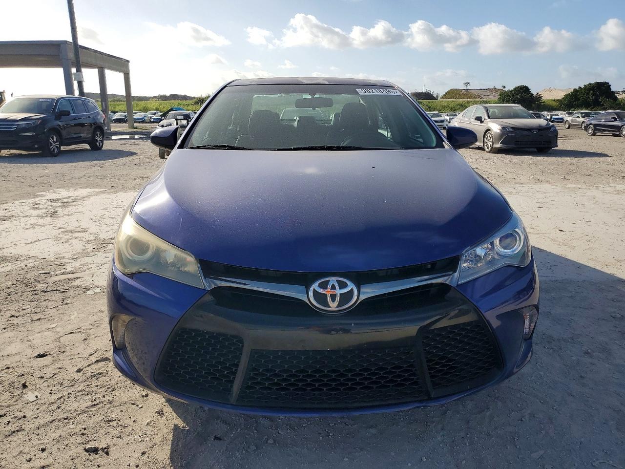 2015 TOYOTA CAMRY LE photo 5