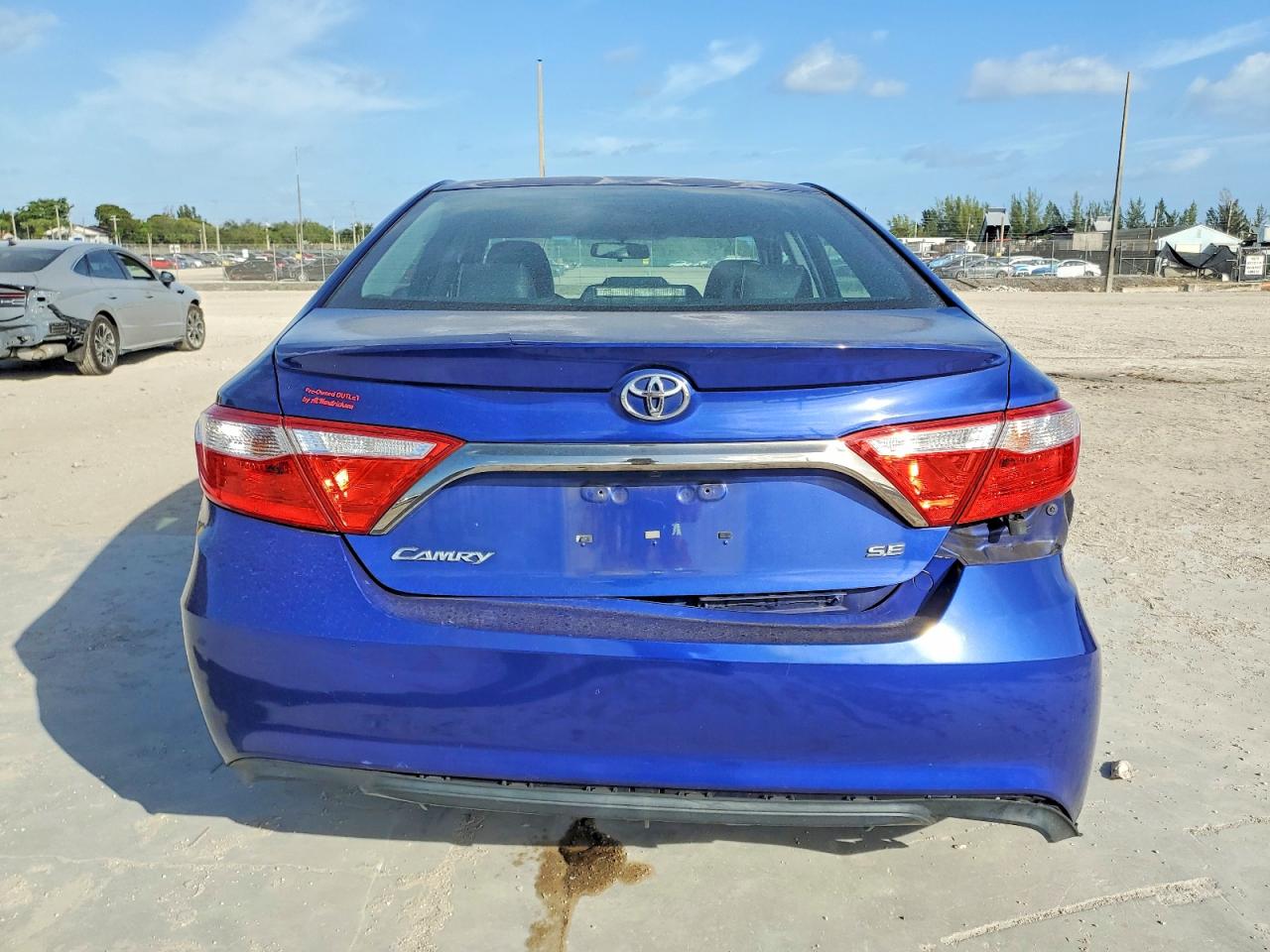 2015 TOYOTA CAMRY LE photo 6