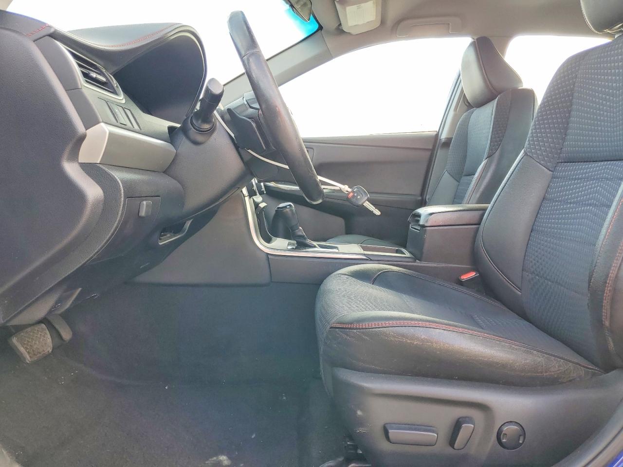 2015 TOYOTA CAMRY LE photo 7