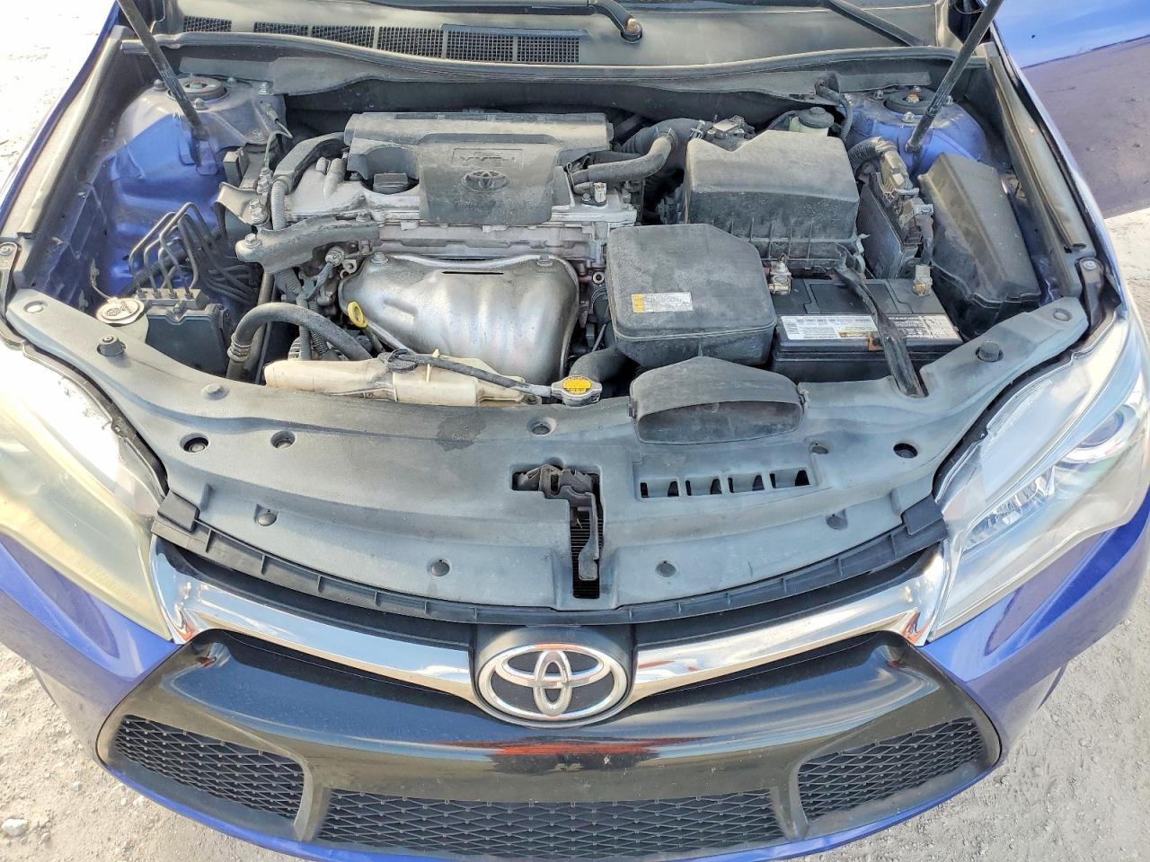 2015 TOYOTA CAMRY LE photo 11