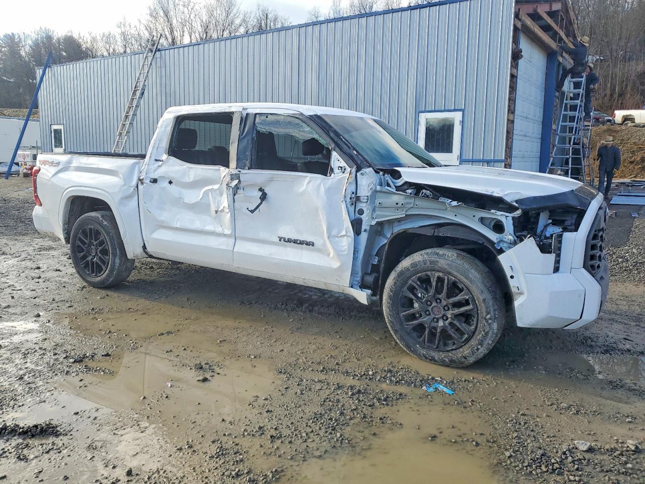 2024 TOYOTA TUNDRA CREWMAX SR photo 4