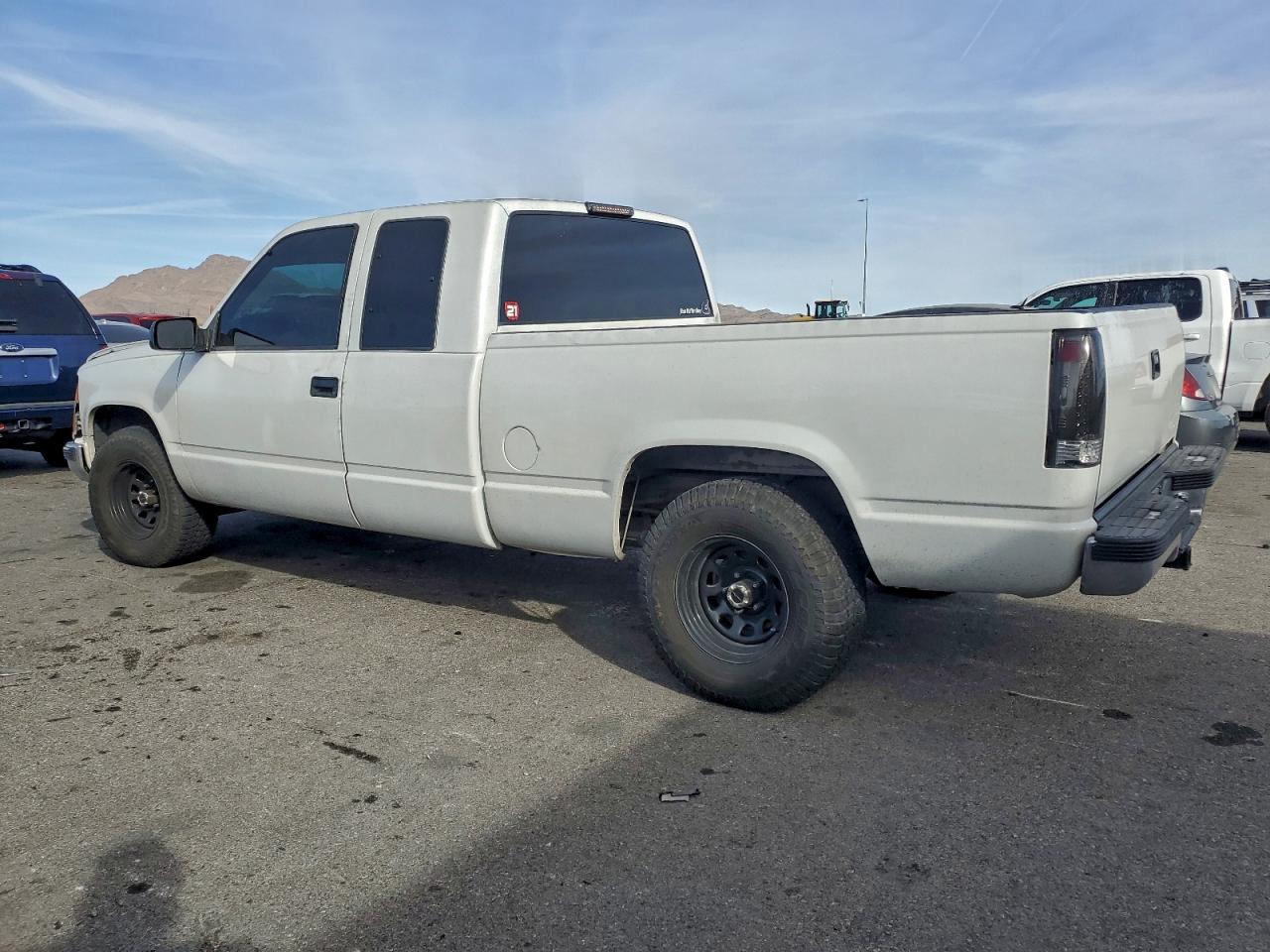 1998 CHEVROLET GMT-400 C1500 photo 2