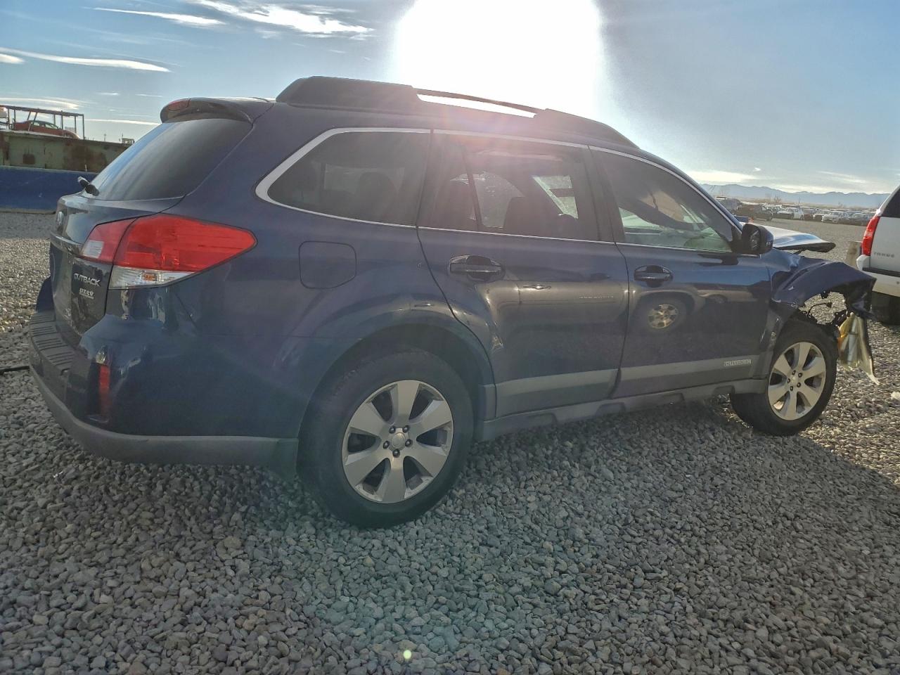 2011 SUBARU OUTBACK 2.5I PREMIUM photo 3