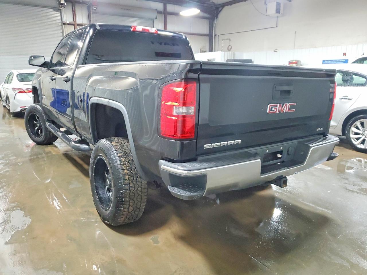 2015 GMC SIERRA K1500 SLE photo 2